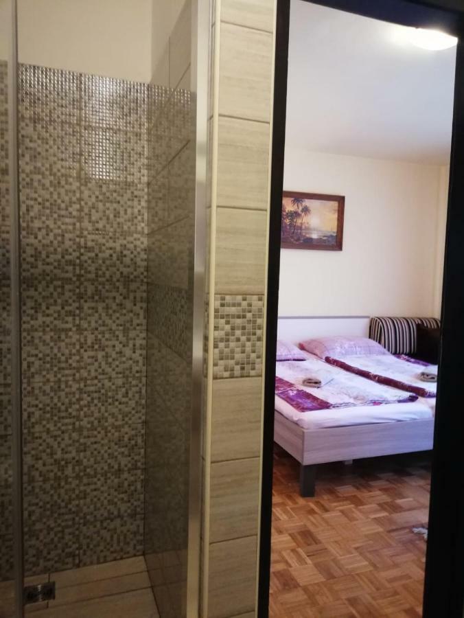 Apartment Mara Пореч Екстер'єр фото