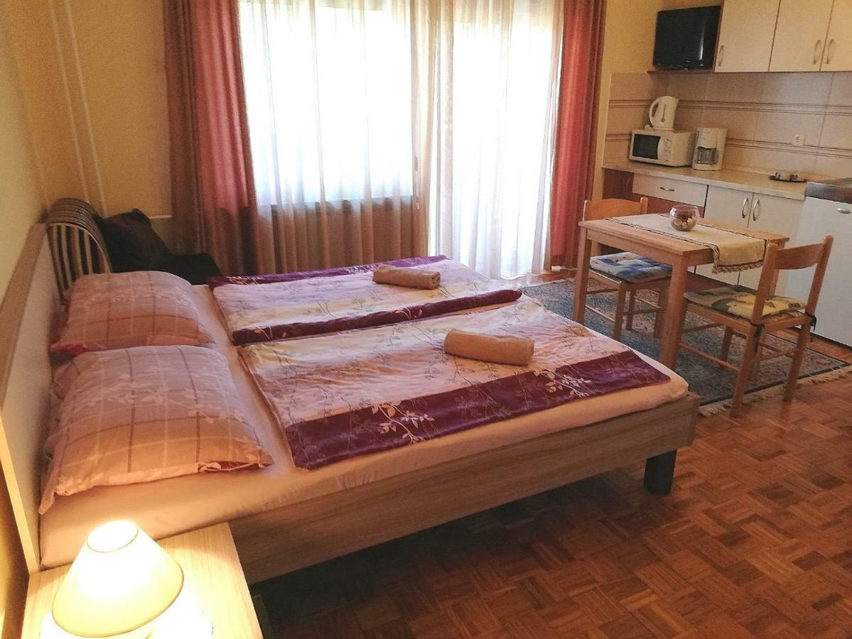 Apartment Mara Пореч Екстер'єр фото